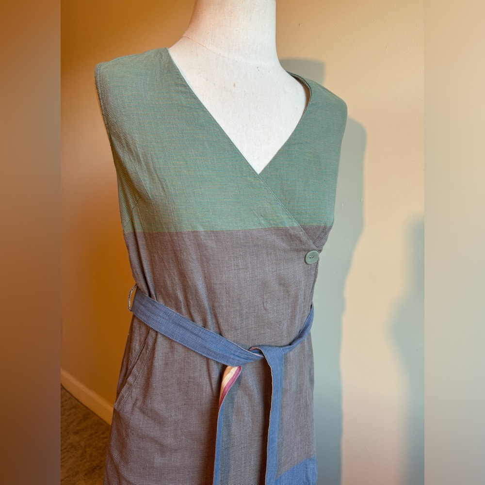 Fabindia Cotton Sleeveless V-Shaped Midi Dress - Picture 2 of 9